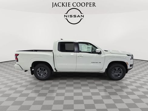 New 2027 Nissan Frontier SV w/ SV Convenience Package RWD image 4