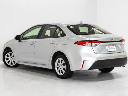 Used 2025 Toyota Corolla LE FWD image 24