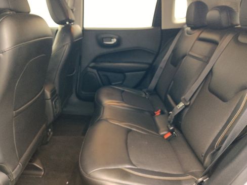 Used 2018 Jeep Compass Latitude w/ Popular Equipment Group FWD image 18