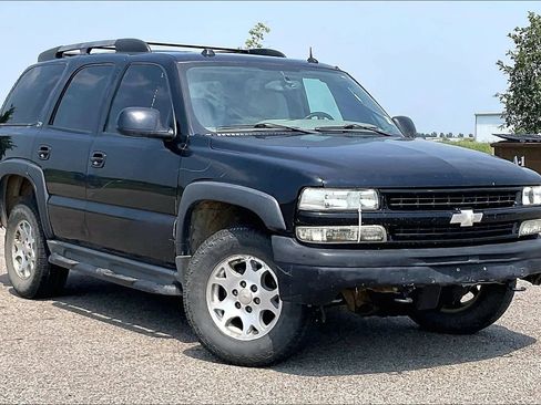 Used 2004 Chevrolet Tahoe Z71 w/ Z71 Preferred Equipment Group AWD/4WD image 2