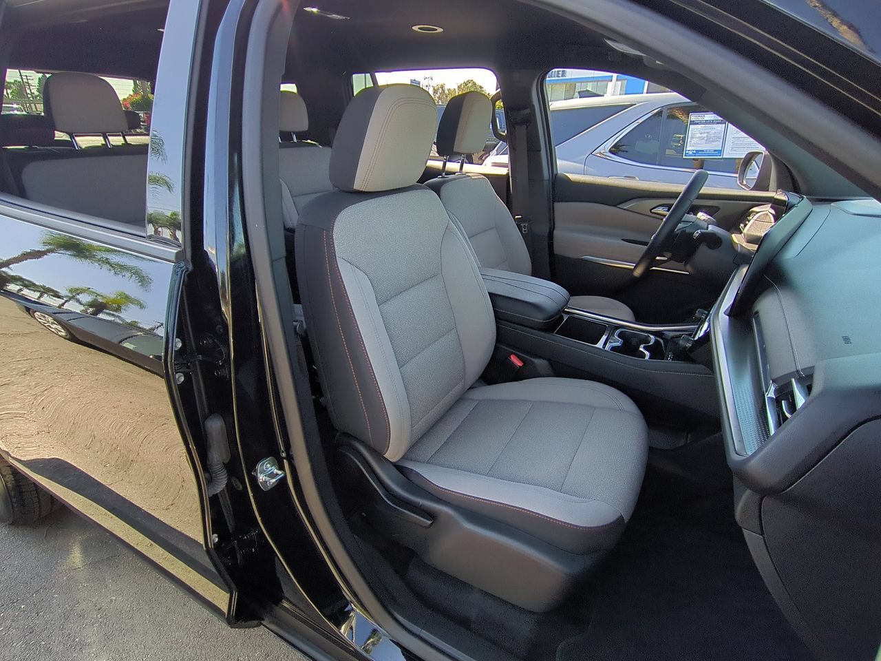 Used 2026 Chevrolet Traverse LT w/ Driver Confidence Package FWD image 27