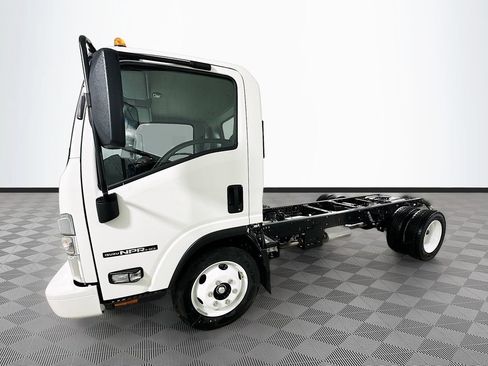 New 2026 Isuzu NPR RWD image 20