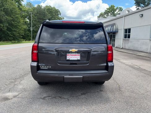 Used 2018 Chevrolet Tahoe LT w/ Luxury Package RWD image 4