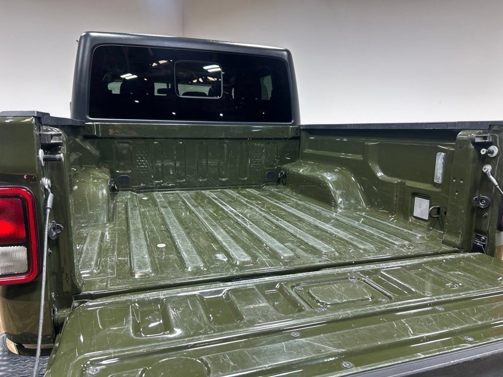 Used 2021 Jeep Gladiator Sport AWD/4WD image 14
