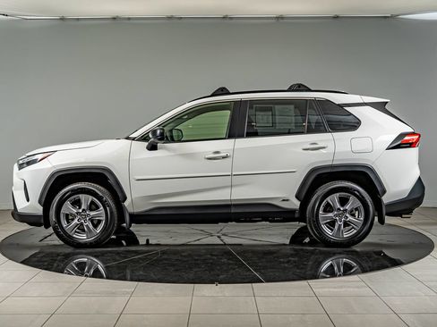 Used 2025 Toyota RAV4 LE AWD/4WD image 8