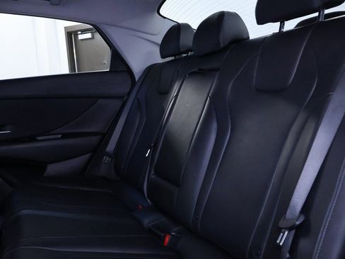 Used 2024 Hyundai Elantra Limited image 16