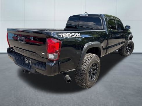 Used 2018 Toyota Tacoma TRD Off-Road w/ TRD Premium Off Road Package AWD/4WD image 4