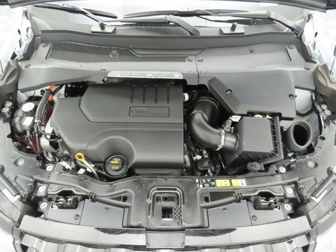 Used 2025 Land Rover Discovery Sport S image 29