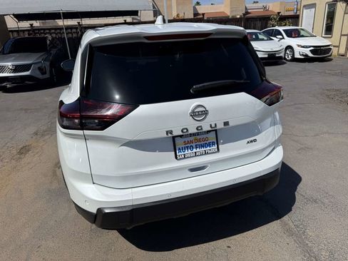 Used 2025 Nissan Rogue SV image 19