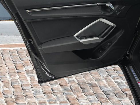 Used 2023 Audi Q3 2.0T Premium w/ Convenience Package image 8