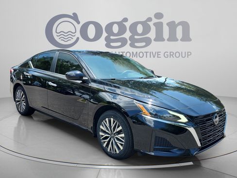 Used 2023 Nissan Altima 2.5 SV FWD image 7