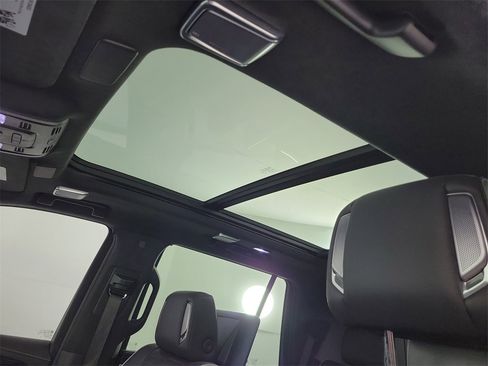 Used 2024 Cadillac Escalade V w/ Heavy-Duty Trailer Package image 18