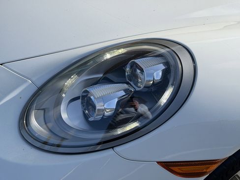 Certified 2019 Porsche 911 Carrera image 12