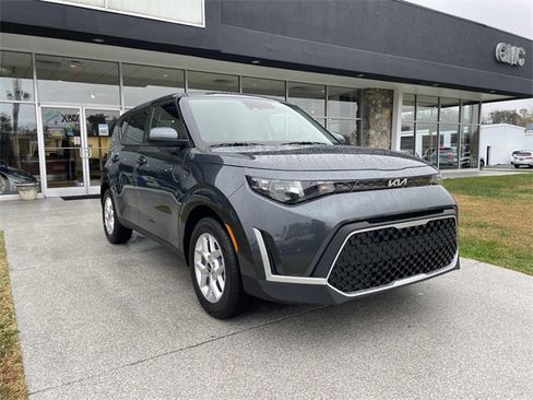 New 2025 Kia Soul LX image 1