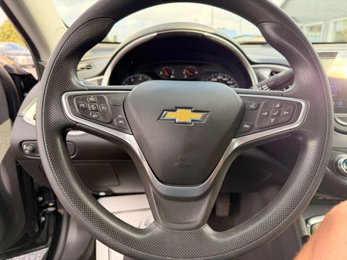 Used 2023 Chevrolet Malibu LT FWD image 14