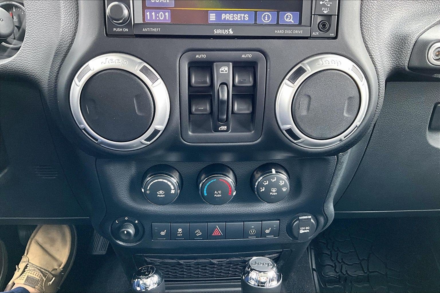 Used 2015 Jeep Wrangler Unlimited Sahara w/ Max Tow Package AWD/4WD image 24