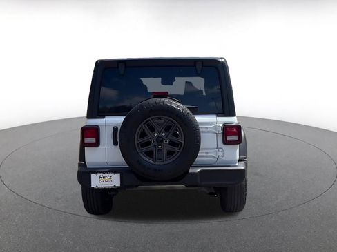 Used 2025 Jeep Wrangler Unlimited Sport AWD/4WD image 12