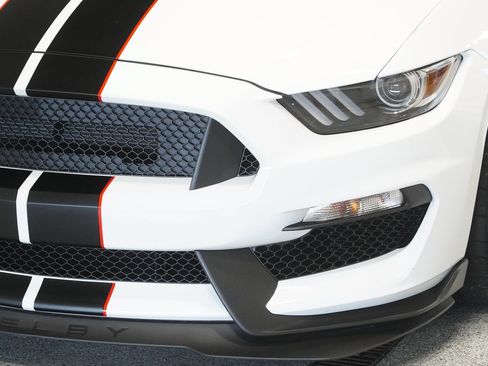 Used 2019 Ford Mustang Shelby GT350R w/ GT350R Equipment Group 920A RWD image 6