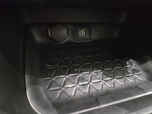 Used 2023 Toyota RAV4 AWD Hybrid image 33