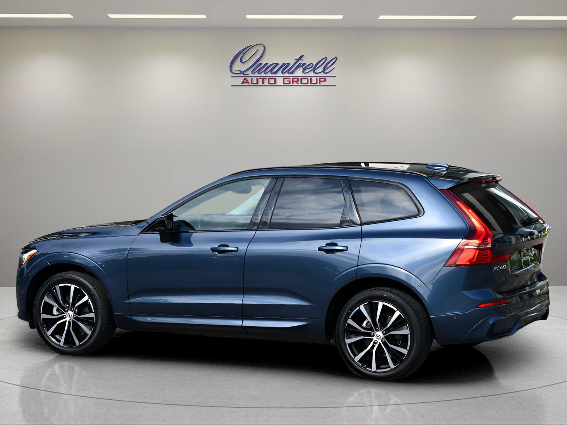 Certified 2024 Volvo XC60 B5 Plus w/ Climate Package AWD/4WD image 7