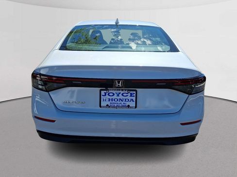 Certified 2023 Honda Accord LX image 9