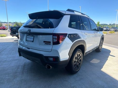 Used 2023 Honda Passport TrailSport image 5