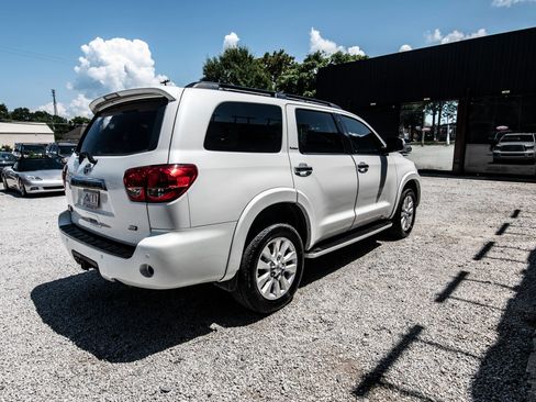 Used 2014 Toyota Sequoia Platinum AWD/4WD image 9