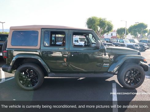 Used 2022 Jeep Wrangler Unlimited Sahara image 7