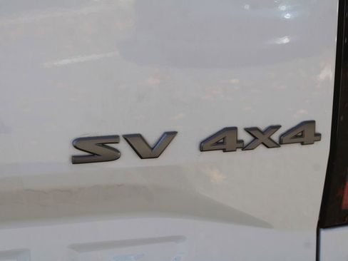 Used 2023 Nissan Frontier SV w/ SV Convenience Package image 11