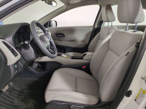 Used 2017 Honda HR-V LX image 11