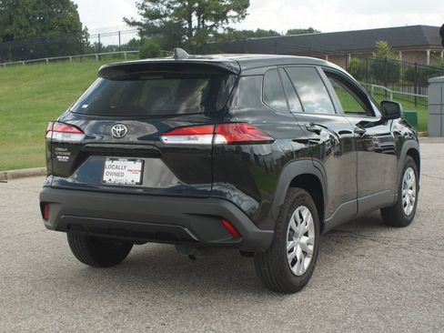 Used 2025 Toyota Corolla Cross L FWD image 17