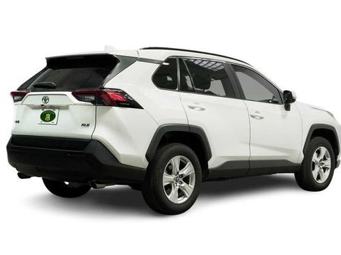 Used 2021 Toyota RAV4 XLE Premium image 7