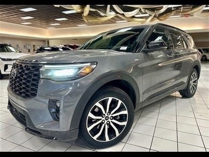New 2025 Ford Explorer ST-Line w/ Premium Package