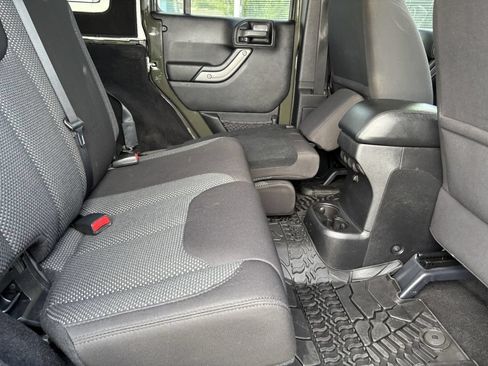 Used 2016 Jeep Wrangler Unlimited Sport AWD/4WD image 28