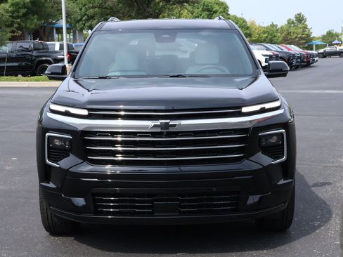 New 2026 Chevrolet Traverse High Country w/ LPO, Floor Liner Package FWD image 29