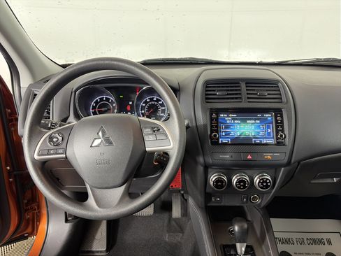 Used 2025 Mitsubishi Outlander Sport AWD image 3