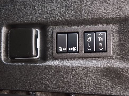 Used 2024 Chevrolet Tahoe RST w/ Luxury Package AWD/4WD image 23
