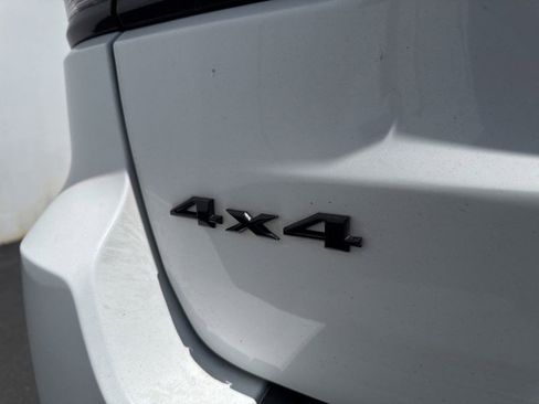 Used 2020 Jeep Grand Cherokee Altitude AWD/4WD image 5