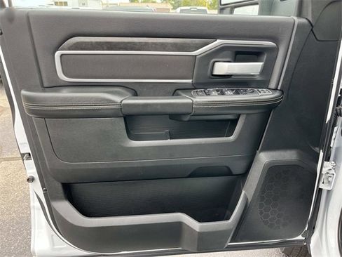 Used 2024 RAM 3500 Big Horn image 29