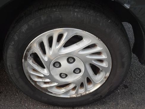 Used 1998 Saturn S-Series SC1 image 31