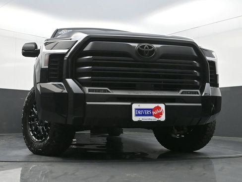 Used 2025 Toyota Tundra SR5 w/ SR5 Premium Package AWD/4WD image 27
