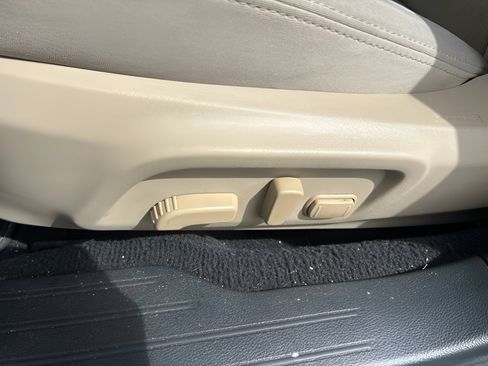 Used 2017 Subaru Legacy 2.5i Premium w/ Moonroof Package AWD/4WD image 16