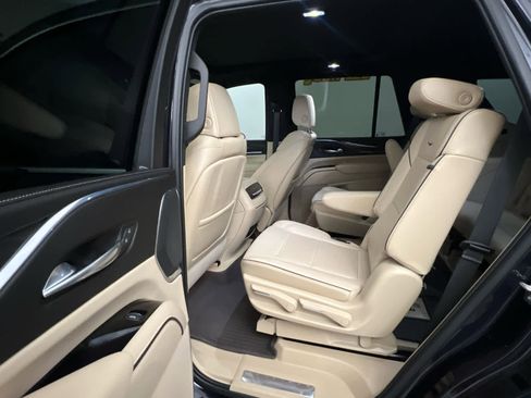 Used 2022 Cadillac Escalade Premium Luxury w/ Performance Package AWD/4WD image 15