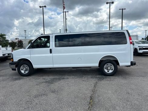 New 2026 Chevrolet Express 3500 LT w/ LT Preferred Equipment Group RWD image 6