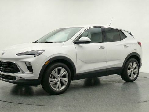 Used 2025 Buick Encore GX Preferred AWD/4WD image 3