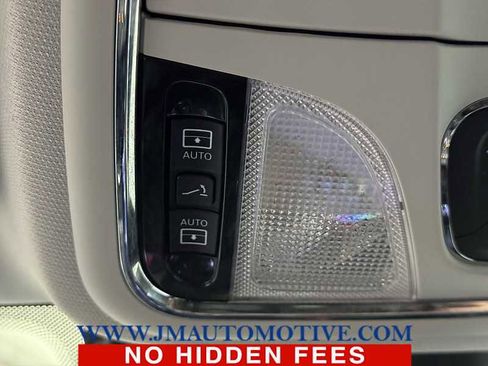 Used 2019 Jeep Cherokee Limited w/ Technology Group AWD/4WD image 40