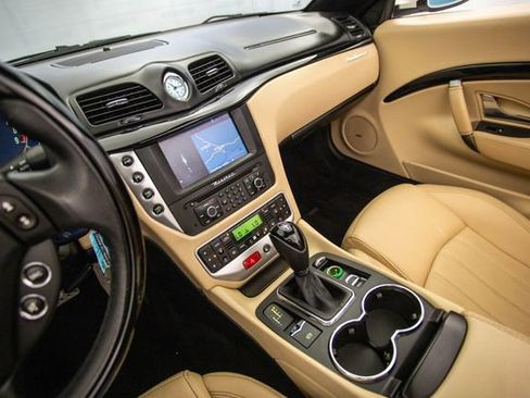 Used 2011 Maserati GranTurismo Convertible RWD image 46