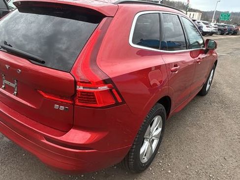 Used 2022 Volvo XC60 B5 Momentum image 11