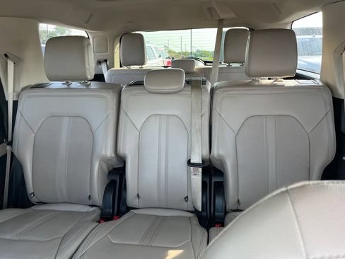 Used 2022 Ford Expedition Limited AWD/4WD image 13