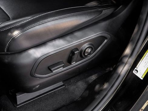 Used 2022 Jeep Grand Cherokee Limited image 42